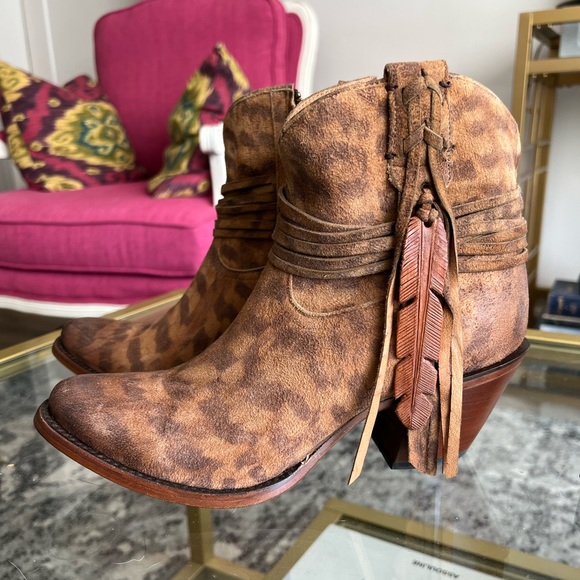 New Lucchese Robyn Ankle Boots 